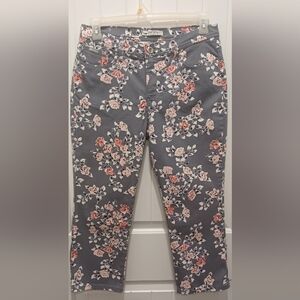 Lee Natural Fit Just Below The Waist Gray Floral Cropped Pants Sz 12